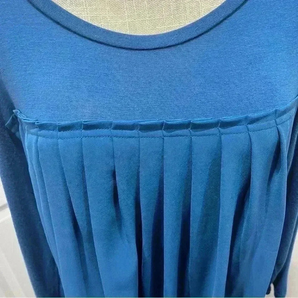 Logo by Lori Goldstein Blue long sleeve pleated front oversized blouse shirt - Picture 7 of 7